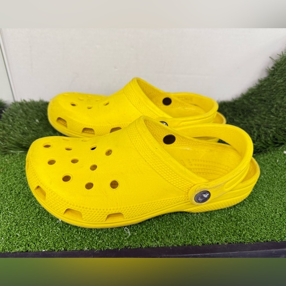 Yellow crocs - Picture 3 of 5